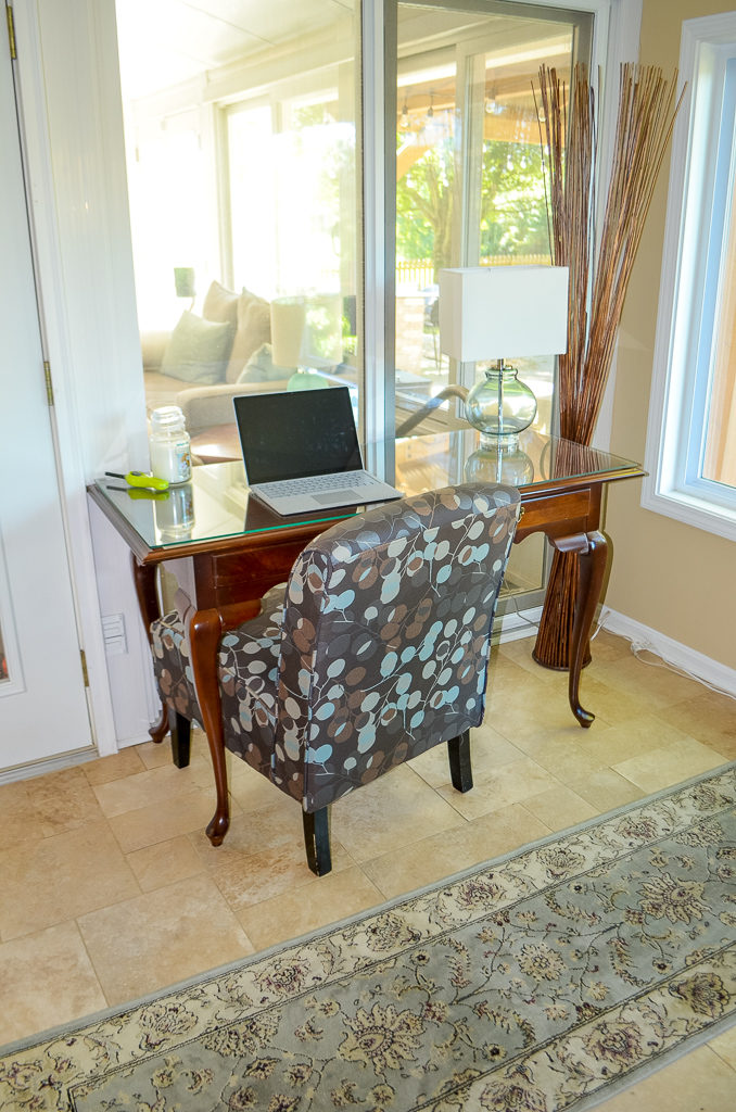 5 tips to master your master bedroom; add a desk for workspace
