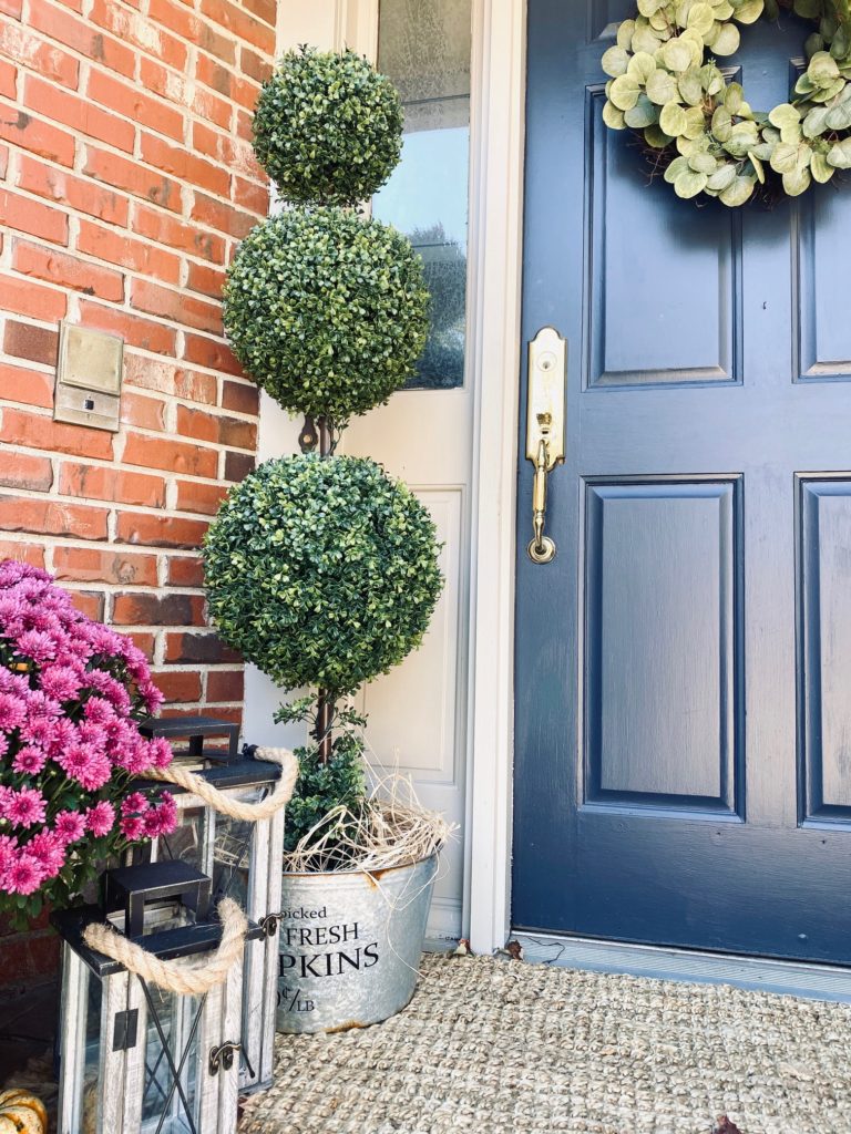 Fall porch decor