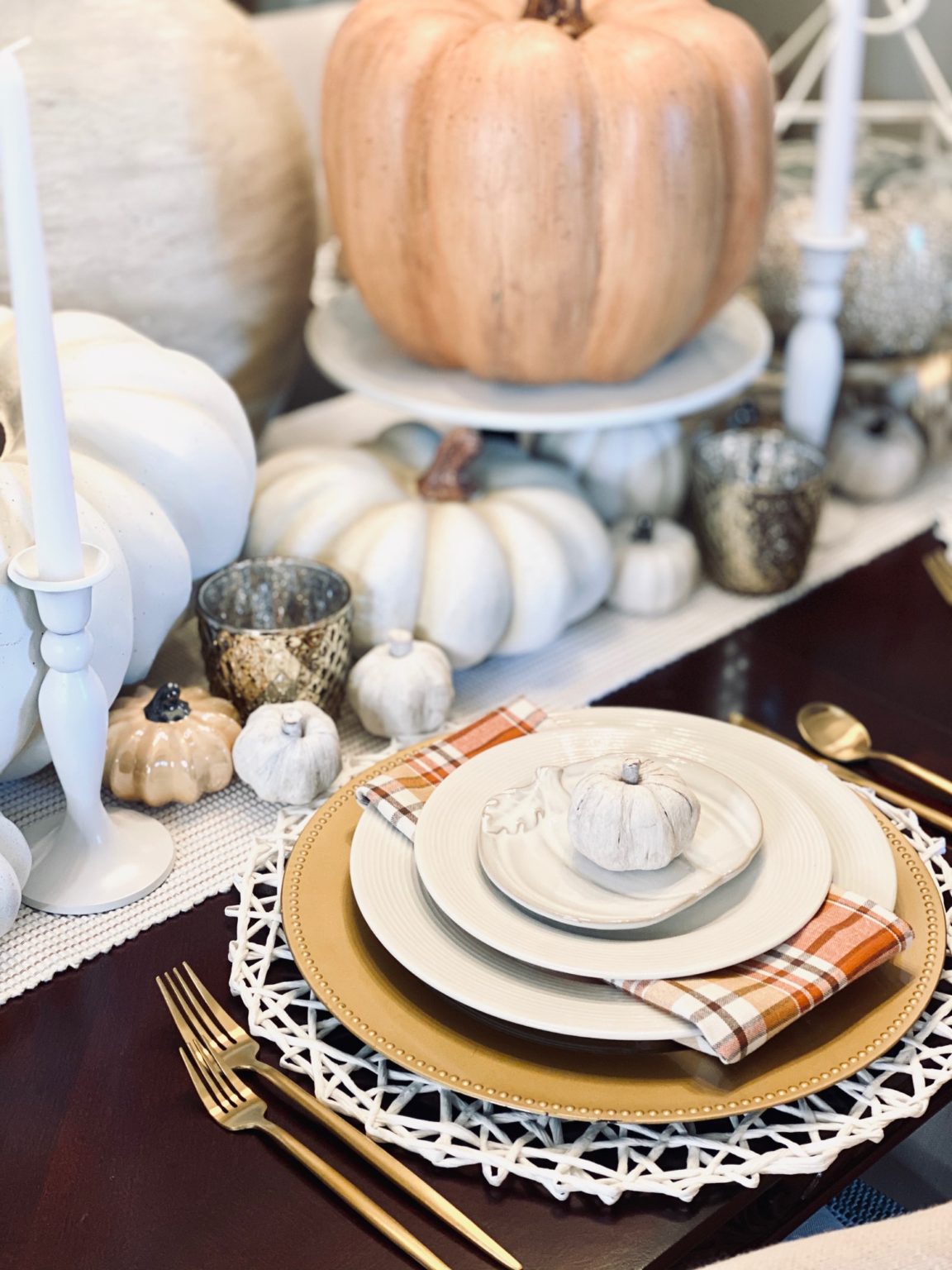 5 TIPS FOR DECORATING A THANKSGIVING TABLE - A Midlife Style, Home ...